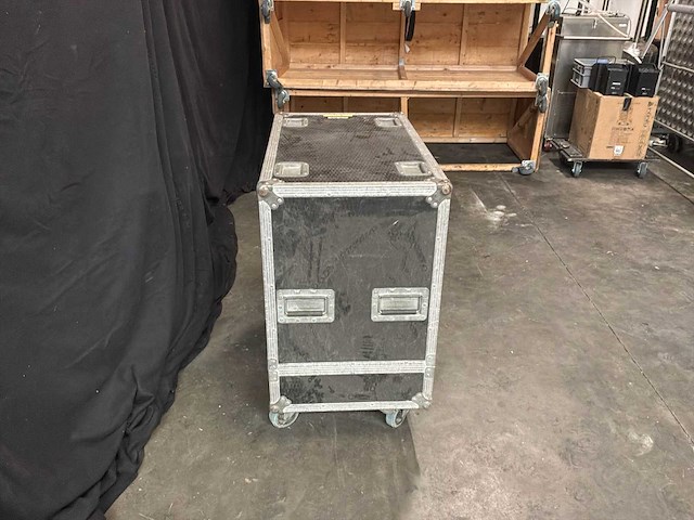 Andere toneelrekwisieten - lege vliegkoffer - afbeelding 7 van  12