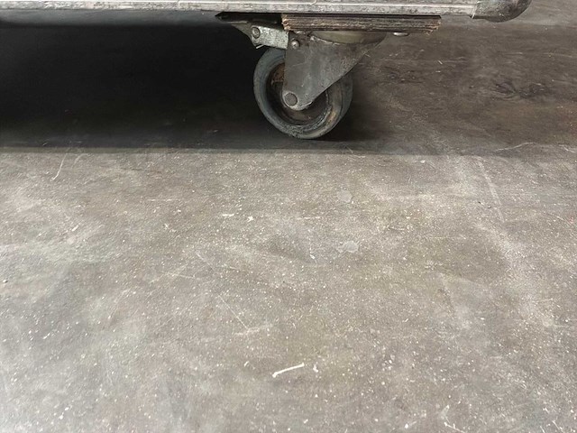 Andere toneelrekwisieten - lege vliegkoffer - afbeelding 10 van  12