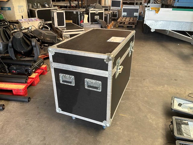 Andere toneelrekwisieten - lege vliegkoffer - afbeelding 1 van  9