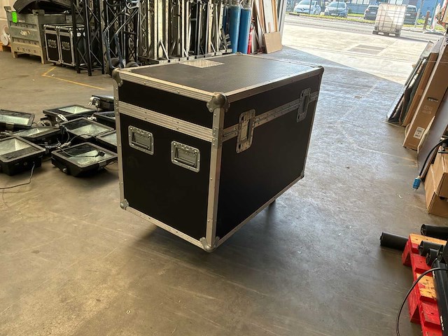 Andere toneelrekwisieten - lege vliegkoffer - afbeelding 3 van  9