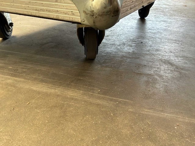 Andere toneelrekwisieten - lege vliegkoffer - afbeelding 7 van  9