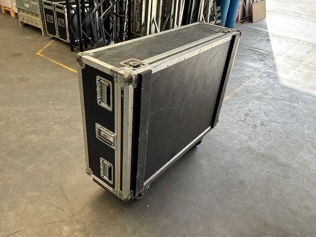 Andere toneelrekwisieten - lege vliegkoffer - afbeelding 5 van  7