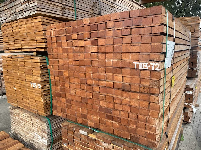 Angelim pedra onderliggers fijnbezaagd 1900x60x40mm (272x) - afbeelding 3 van  3