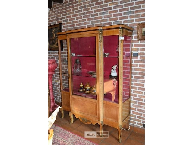 Aniteke vitrinekast in walnoot louis xv - afbeelding 1 van  4