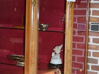 Aniteke vitrinekast in walnoot louis xv - afbeelding 2 van  4