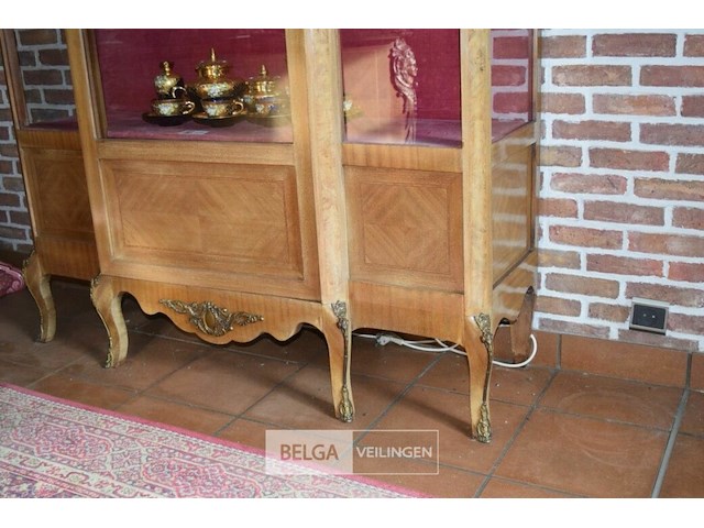 Aniteke vitrinekast in walnoot louis xv - afbeelding 3 van  4