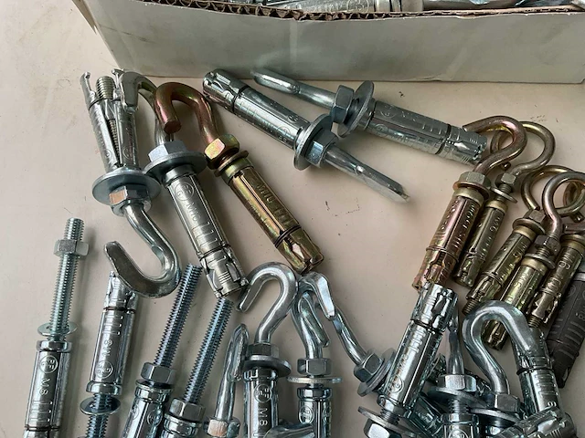 Ankerbouten en anker haken - afbeelding 4 van  7