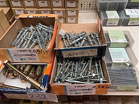 Ankerbouten en staal nagels - afbeelding 1 van  7