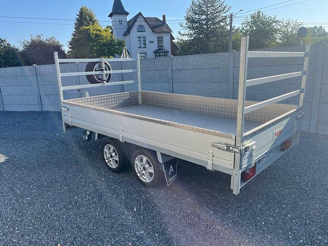 Anssems flatbed trailer / zijpanelen anssems flatbed trailer 3.000 kg – dubbelassige – volledig afgedekte aluminium flat truck – aluminium velgen - afbeelding 3 van  8