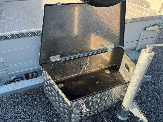 Anssems flatbed trailer / zijpanelen anssems flatbed trailer 3.000 kg – dubbelassige – volledig afgedekte aluminium flat truck – aluminium velgen - afbeelding 7 van  8