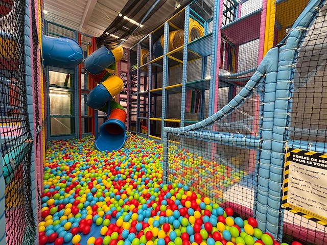 Antalya park - obstacle course & bouncy castle - afbeelding 4 van  7