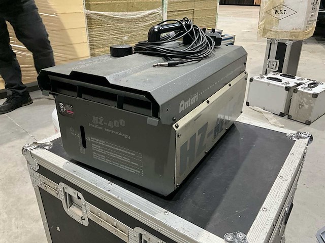 Antari hz 400 mistgenerator - afbeelding 1 van  7