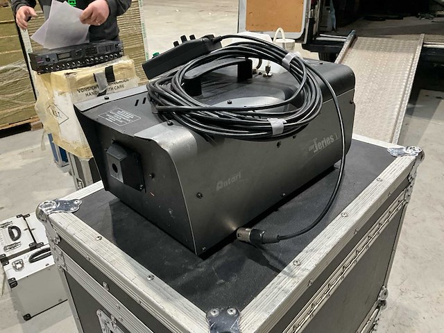 Antari z1200 serie ii mistgenerator - afbeelding 1 van  5