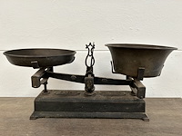 Antiek bascule - metaal met koper schalen