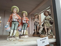 Antiek beeldje - afbeelding 1 van  1