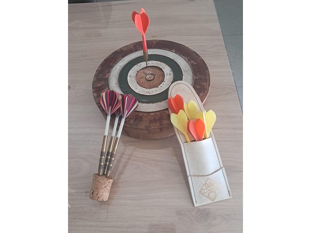 Antiek belgisch dartsbord met pijlen ø 225 mm - afbeelding 7 van  7