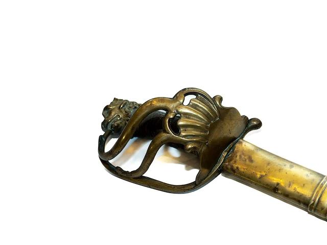 Antiek cavaleriesabel met koperen/messing schede,... - afbeelding 2 van  4