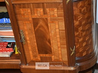 Antiek dressoir in neoklassieke stijl met marmeren blad - afbeelding 3 van  4