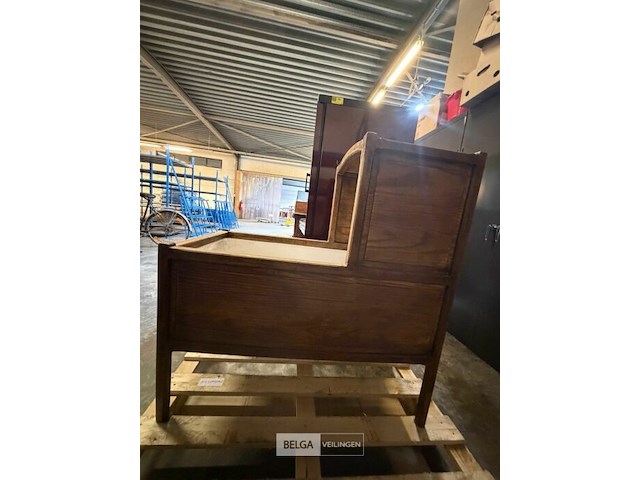 Antiek hout kinderbedje - afbeelding 2 van  5