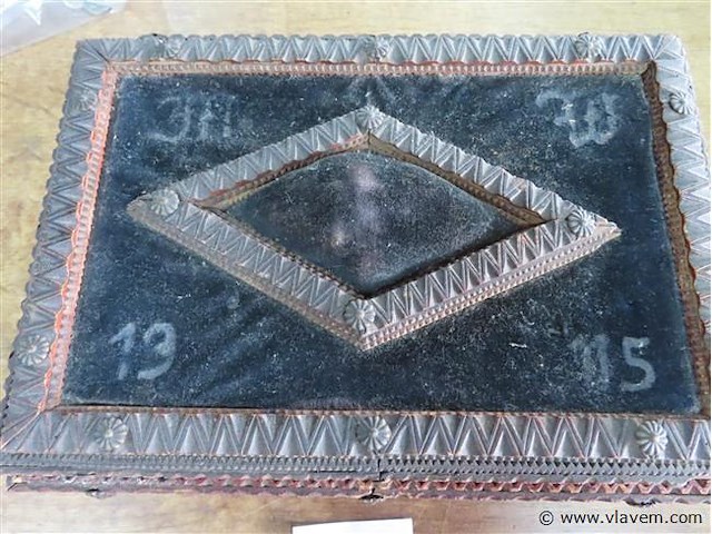 Antiek kistje 1915 gedateerd 28x19cm, h 15cm - afbeelding 2 van  6