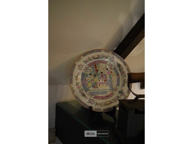 Antiek kolenstrijkijzer en chinees bord - afbeelding 2 van  3