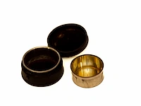 Antiek lederen etui met opvouwbare drinkbeker - afbeelding 2 van  3