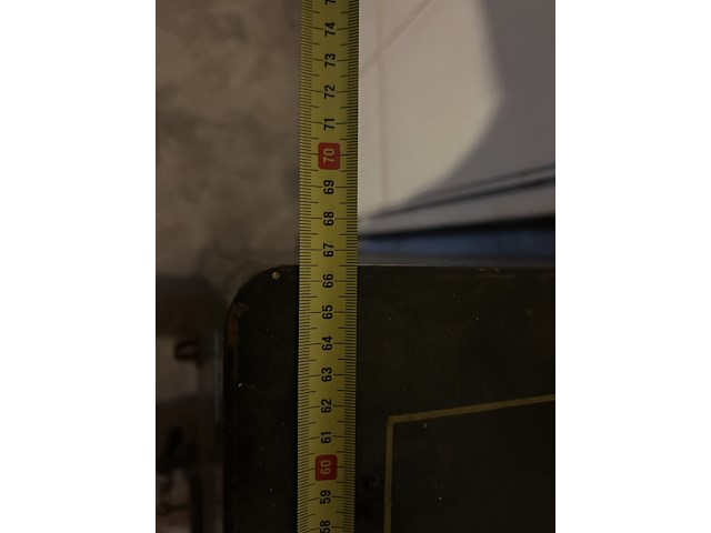 Antiek metalen kluis. in de kelder - afbeelding 4 van  4