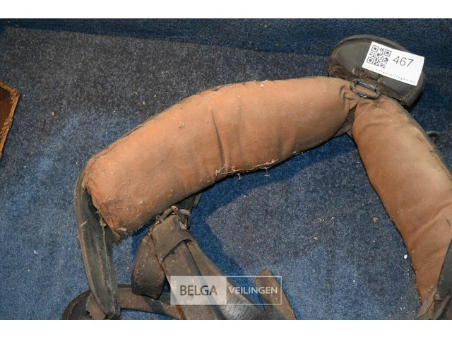 Antiek paardentuig - afbeelding 2 van  4