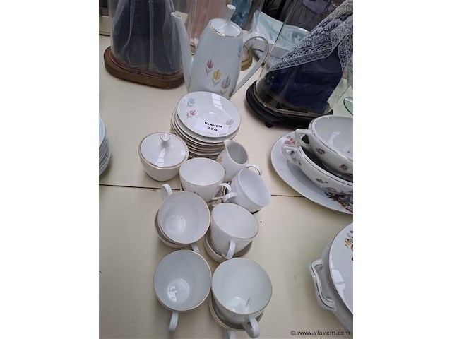 Antiek vaatwerk - afbeelding 1 van  3