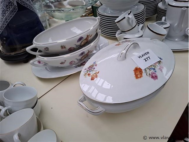 Antiek vaatwerk - afbeelding 1 van  3