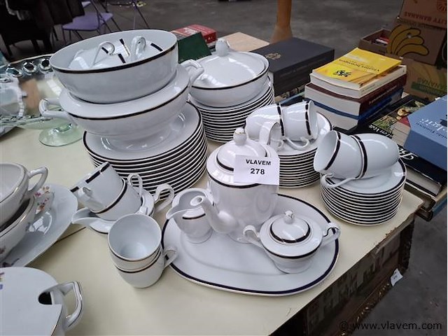 Antiek vaatwerk - afbeelding 1 van  4