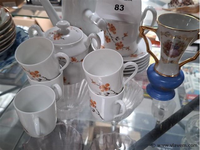 Antiek vaatwerk - afbeelding 1 van  2