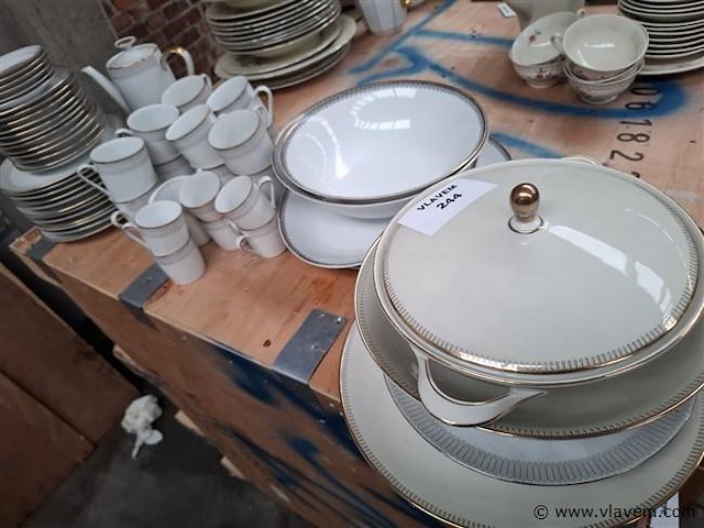 Antiek vaatwerk - afbeelding 1 van  5