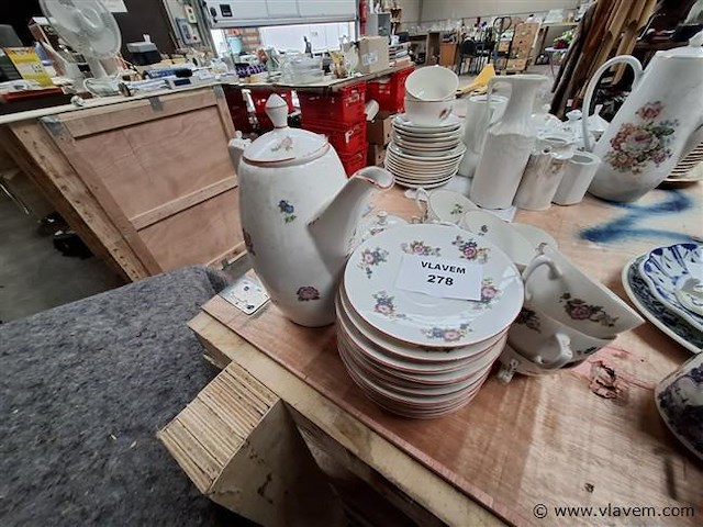 Antiek vaatwerk - afbeelding 1 van  1