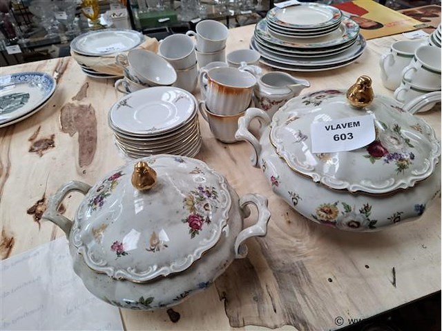 Antiek vaatwerk - afbeelding 1 van  5