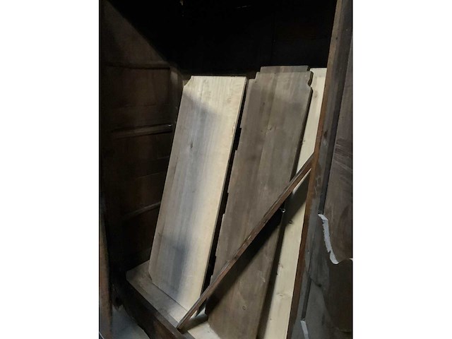 Antieke 2-deurs houten kledingkast - afbeelding 2 van  3