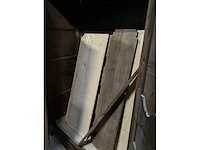 Antieke 2-deurs houten kledingkast - afbeelding 2 van  3