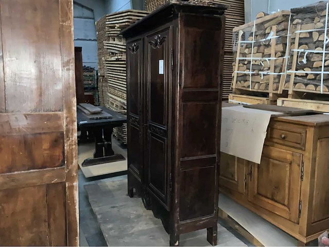 Antieke 2-deurs houten kledingkast - afbeelding 3 van  4