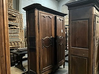 Antieke 2-deurs houten kledingkast - afbeelding 1 van  5