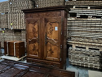 Antieke 2-deurs houten kledingkast - afbeelding 1 van  5