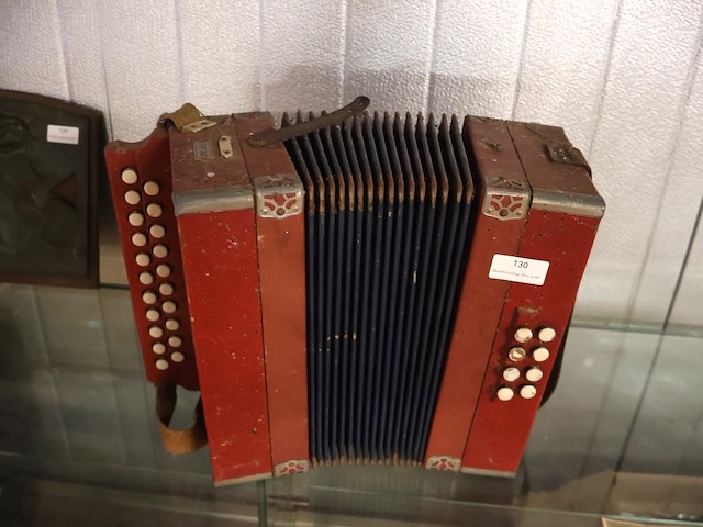 Antieke accordion - afbeelding 2 van  3