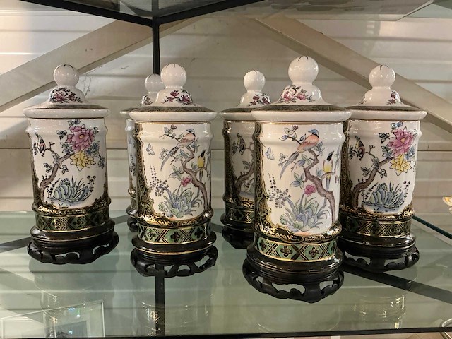 Antieke apotheekpotten (6x) met decoratie - afbeelding 1 van  1