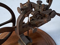 Antieke arrondeermachine - afbeelding 2 van  2