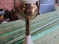 Antieke asbak op voet h600 mm - afbeelding 1 van  3