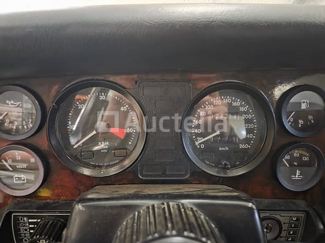 Antieke auto - jaguar - xj6 - afbeelding 3 van  11