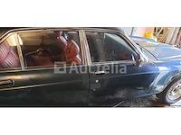 Antieke auto - jaguar - xj6 - afbeelding 7 van  11