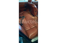 Antieke auto - jaguar - xj6 - afbeelding 10 van  11