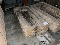 Antieke blauwsteen voederbak - afbeelding 2 van  3