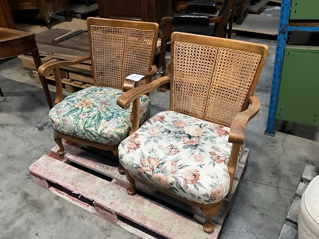 Antieke fauteuil met armleuning (2x) - afbeelding 1 van  4