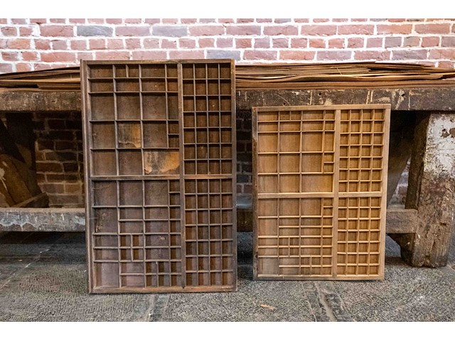 Antieke franse letterbak - afbeelding 2 van  3